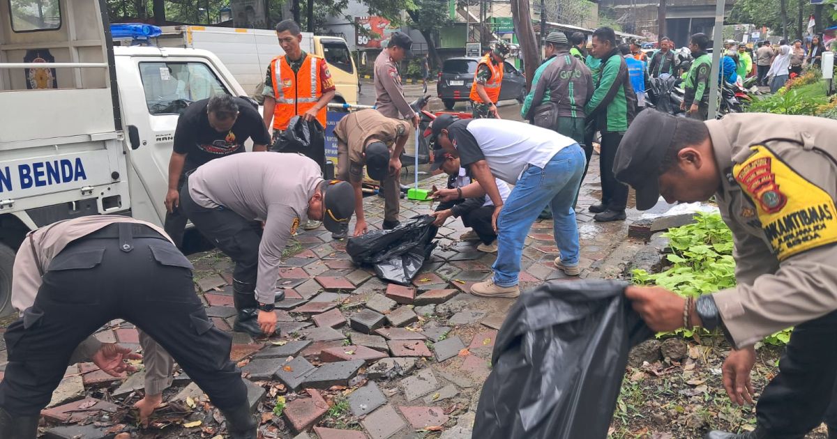 77 Personel Gabungan Turun ke Jalan, Wujud Sinergi Jaga Lingkungan di Kecamatan Benda