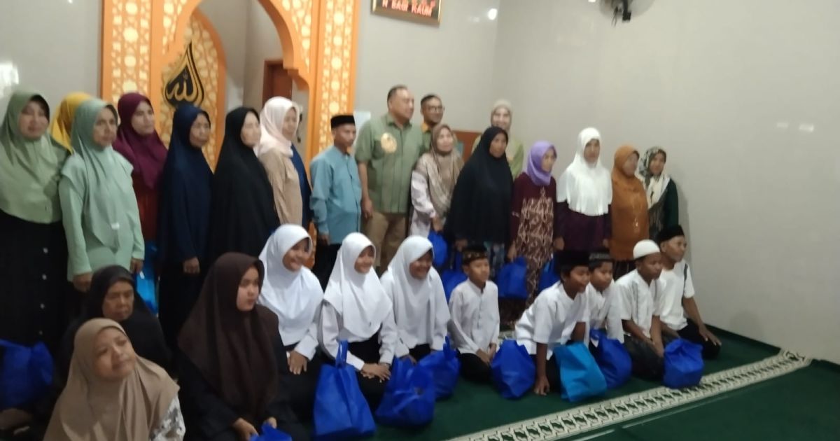 H Otong Kosasih Bersama PT Jaya Wira Manggala Berbagi Bantuan Sosial Di Bulan Suci Ramadhan