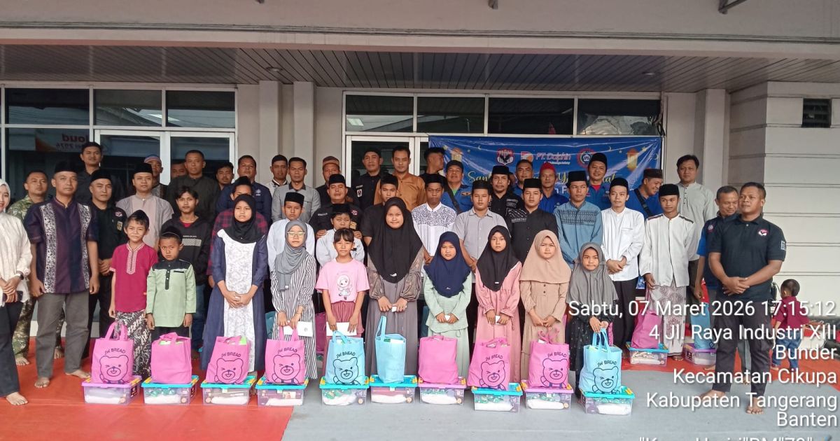 PT. Mega Darma Yudha Dan Serikat SPSI Peduli Kasih Sayang untuk Anak Yatim Di Halaman PT Dolphin Food