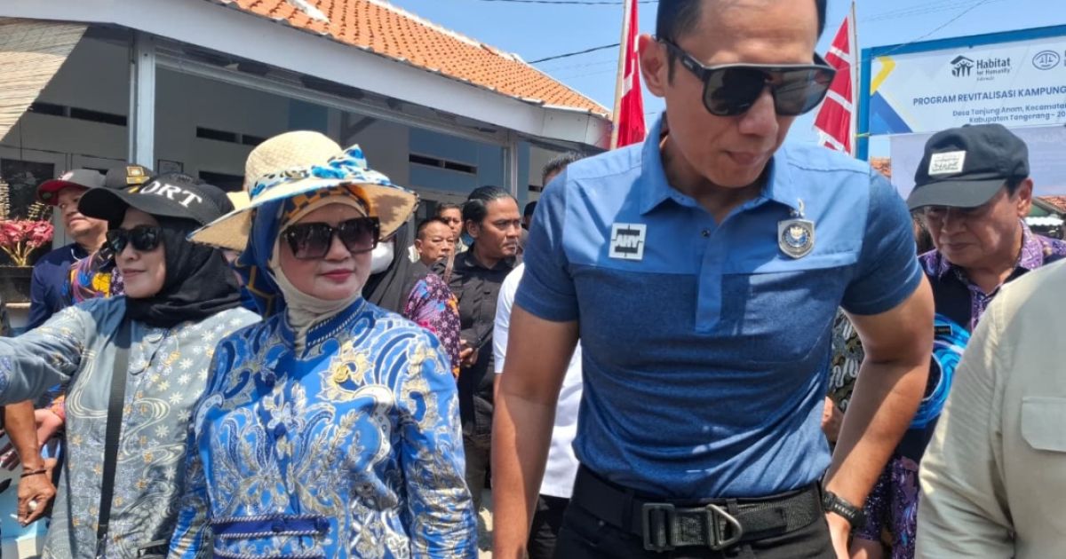 Menko Agus Harimurti Yudhoyono Kunjungi Sekaligus Tinjau Hasil Revitalisasi Rumah Nelayan Di Desa Tanjung Anom