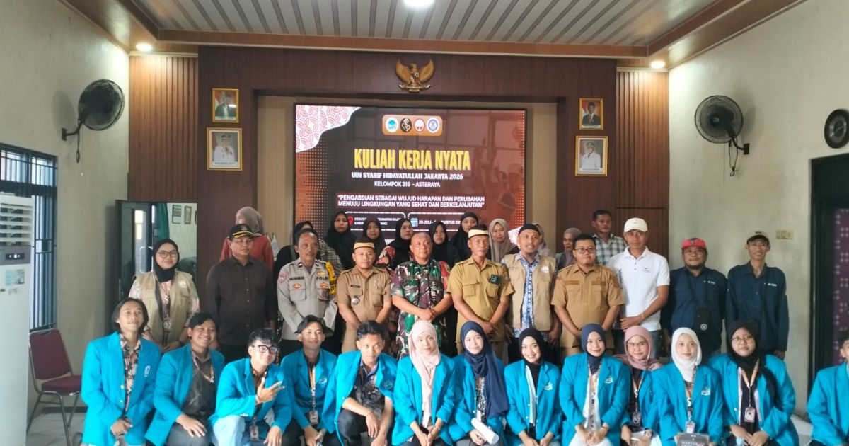 Kepala Desa Sukasari Sambut Baik KKN UIN Jakarta di Kantor Desa Sukasari