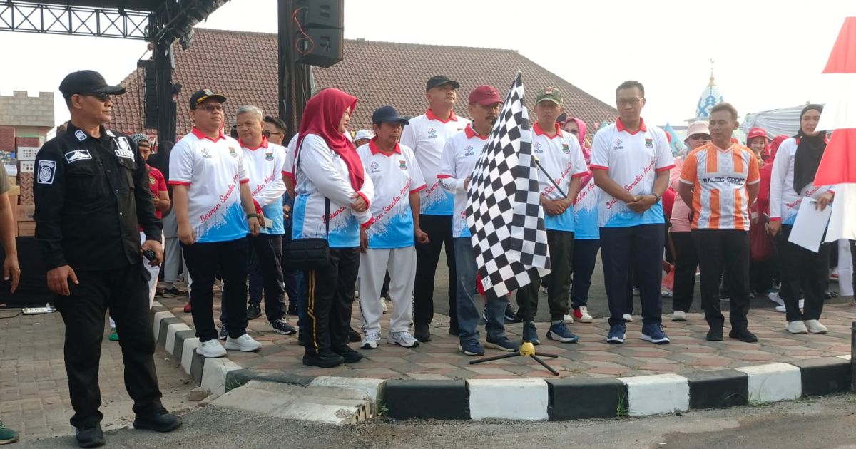 Camat Rajeg Lepas Peserta Jalan Santai dalam Rangka Memeriahkan HUT RI ke-81 th