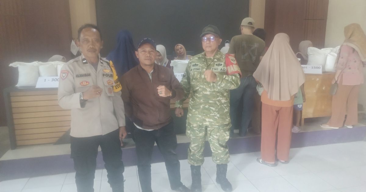 1825 KPM Desa Sukasari Kecamatan Rajeg dapat Bantuan Beras 30 kg